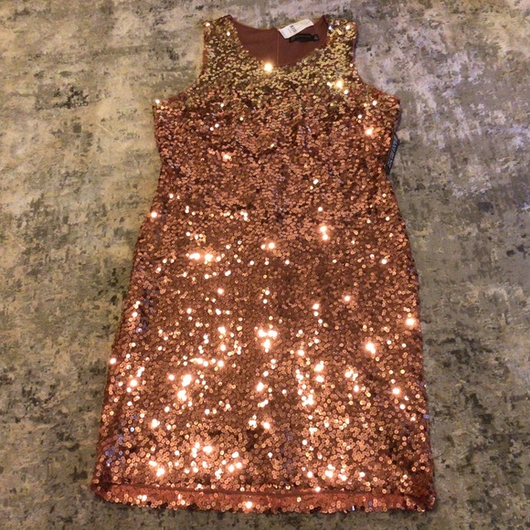 Dress - Picture 4 of 4